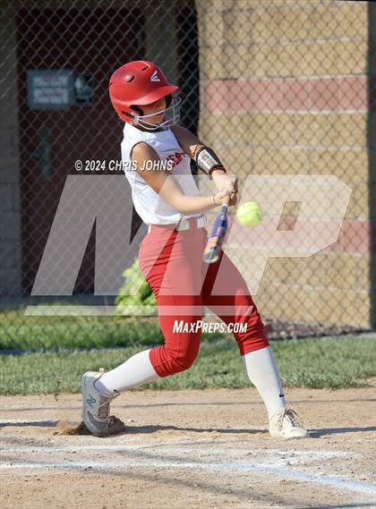 Thumbnail 2 in Centralia vs Waterloo (IHSA 3A Regional Semifinals) photogallery.
