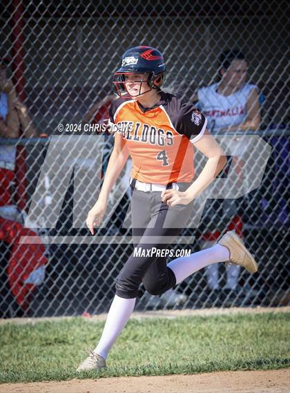Thumbnail 3 in Centralia vs Waterloo (IHSA 3A Regional Semifinals) photogallery.