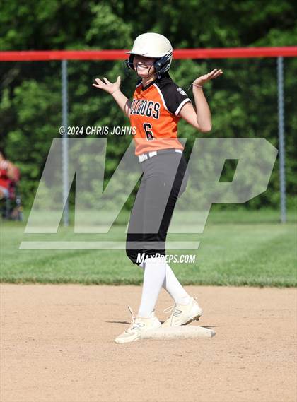 Thumbnail 1 in Centralia vs Waterloo (IHSA 3A Regional Semifinals) photogallery.