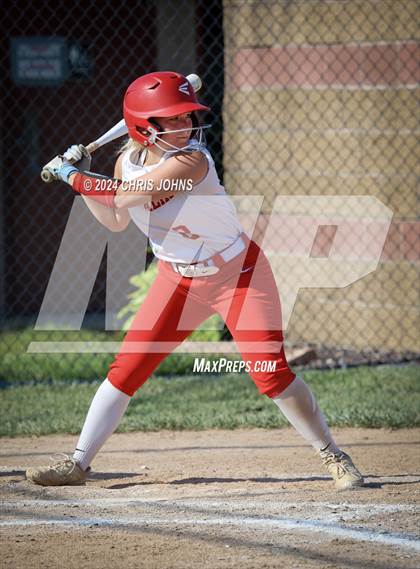 Thumbnail 3 in Centralia vs Waterloo (IHSA 3A Regional Semifinals) photogallery.
