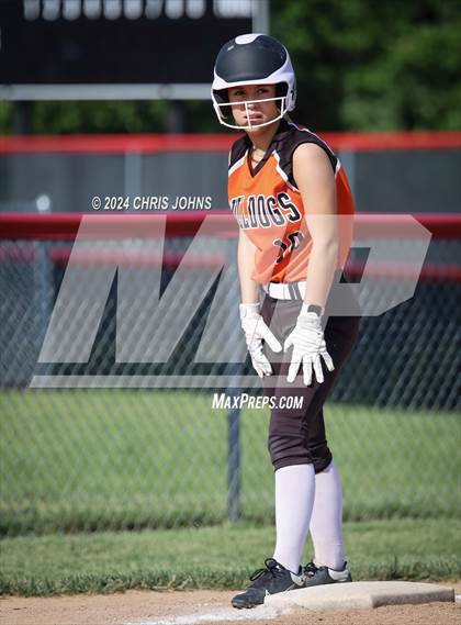 Thumbnail 2 in Centralia vs Waterloo (IHSA 3A Regional Semifinals) photogallery.