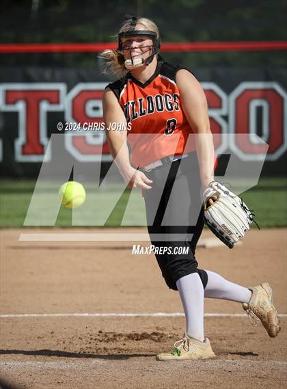 Thumbnail 3 in Centralia vs Waterloo (IHSA 3A Regional Semifinals) photogallery.