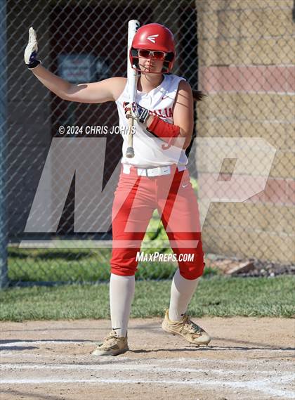 Thumbnail 2 in Centralia vs Waterloo (IHSA 3A Regional Semifinals) photogallery.
