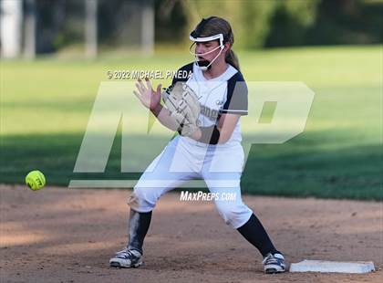 Thumbnail 3 in Orange Lutheran vs. Trabuco Hills (Laguna Hills Classic) photogallery.