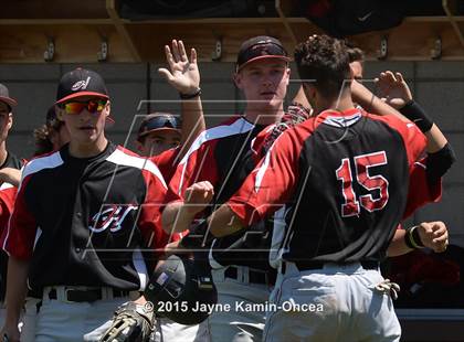 Thumbnail 1 in Hart vs. Saugus (D1 Semifinal) photogallery.