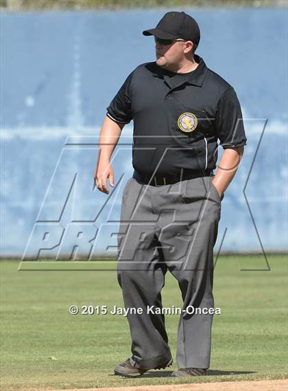 Thumbnail 2 in Hart vs. Saugus (D1 Semifinal) photogallery.