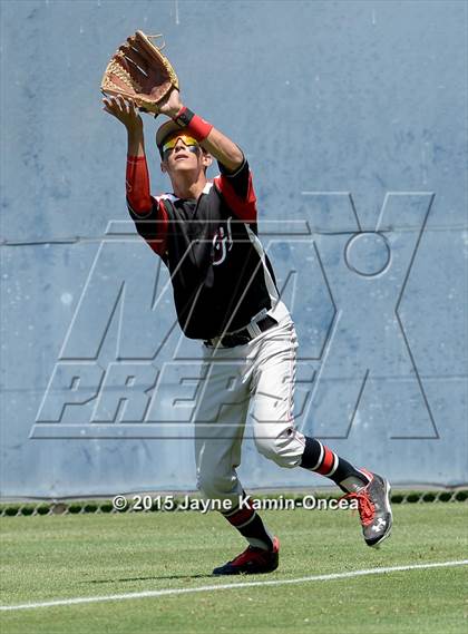 Thumbnail 2 in Hart vs. Saugus (D1 Semifinal) photogallery.