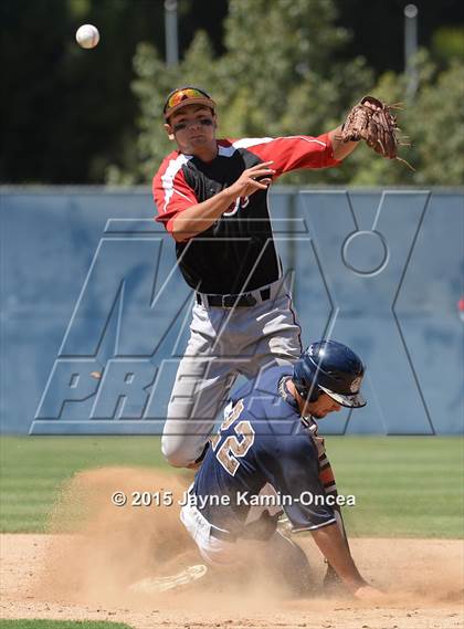 Thumbnail 1 in Hart vs. Saugus (D1 Semifinal) photogallery.