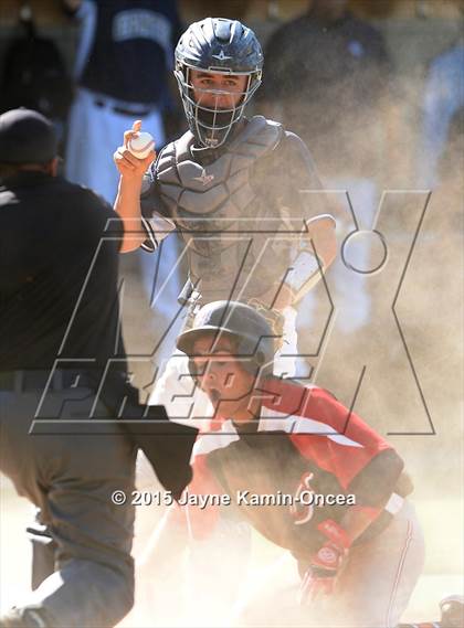 Thumbnail 3 in Hart vs. Saugus (D1 Semifinal) photogallery.