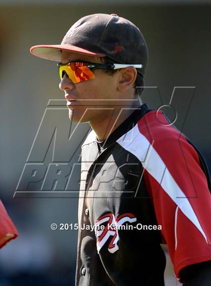 Thumbnail 3 in Hart vs. Saugus (D1 Semifinal) photogallery.