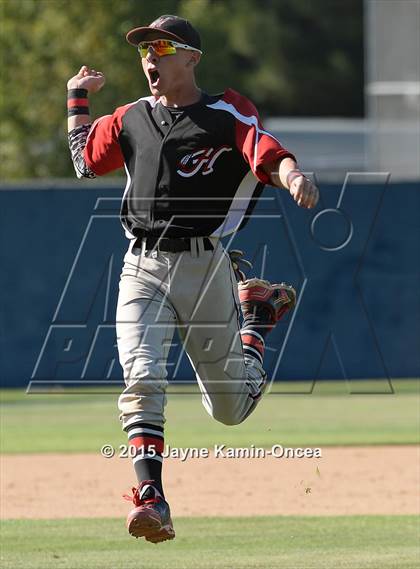 Thumbnail 3 in Hart vs. Saugus (D1 Semifinal) photogallery.