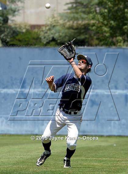 Thumbnail 1 in Hart vs. Saugus (D1 Semifinal) photogallery.