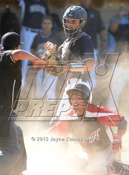 Thumbnail 1 in Hart vs. Saugus (D1 Semifinal) photogallery.