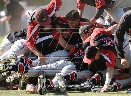 Thumbnail 3 in Hart vs. Saugus (D1 Semifinal) photogallery.