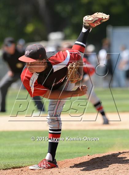 Thumbnail 3 in Hart vs. Saugus (D1 Semifinal) photogallery.
