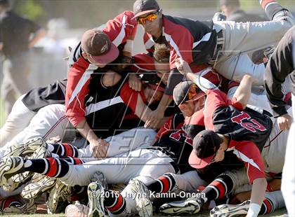 Thumbnail 1 in Hart vs. Saugus (D1 Semifinal) photogallery.