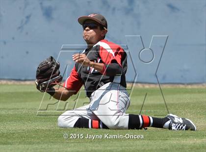 Thumbnail 1 in Hart vs. Saugus (D1 Semifinal) photogallery.