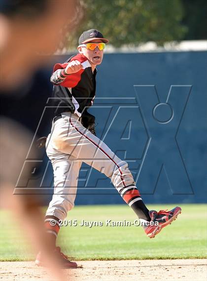 Thumbnail 1 in Hart vs. Saugus (D1 Semifinal) photogallery.