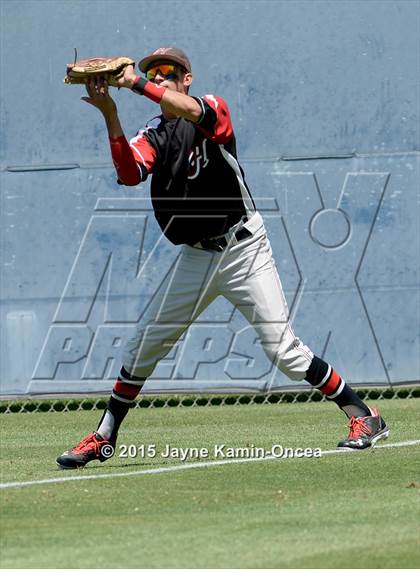 Thumbnail 3 in Hart vs. Saugus (D1 Semifinal) photogallery.