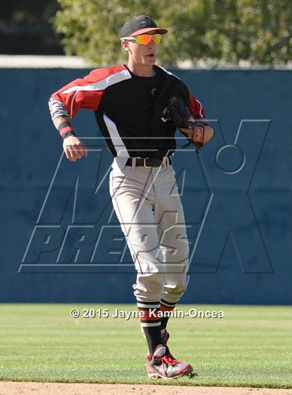 Thumbnail 3 in Hart vs. Saugus (D1 Semifinal) photogallery.