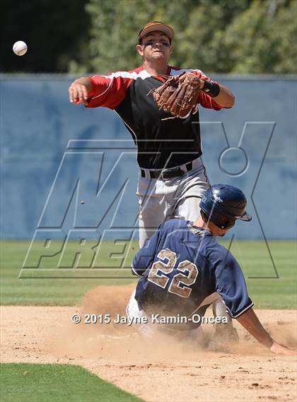 Thumbnail 3 in Hart vs. Saugus (D1 Semifinal) photogallery.