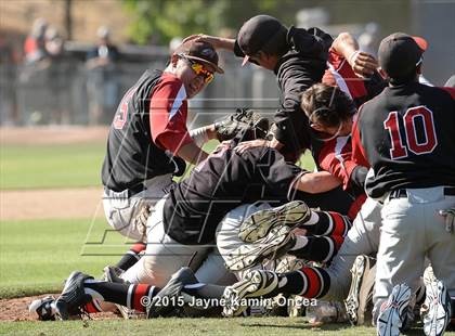 Thumbnail 2 in Hart vs. Saugus (D1 Semifinal) photogallery.