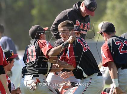 Thumbnail 1 in Hart vs. Saugus (D1 Semifinal) photogallery.