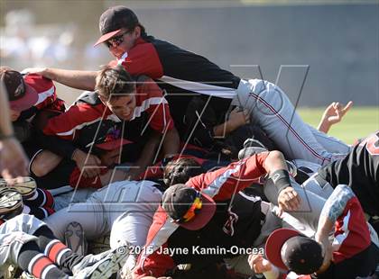 Thumbnail 2 in Hart vs. Saugus (D1 Semifinal) photogallery.