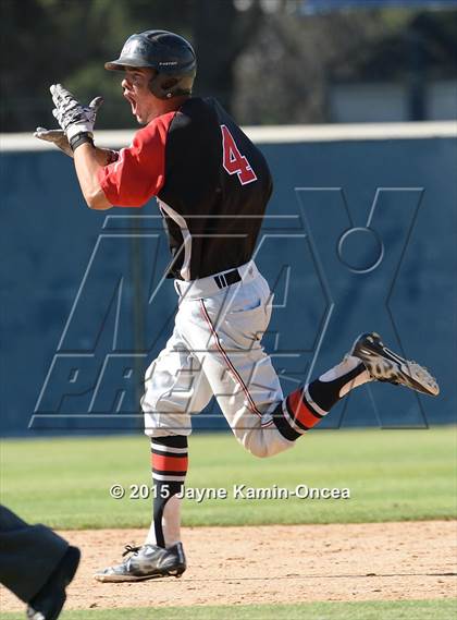 Thumbnail 1 in Hart vs. Saugus (D1 Semifinal) photogallery.