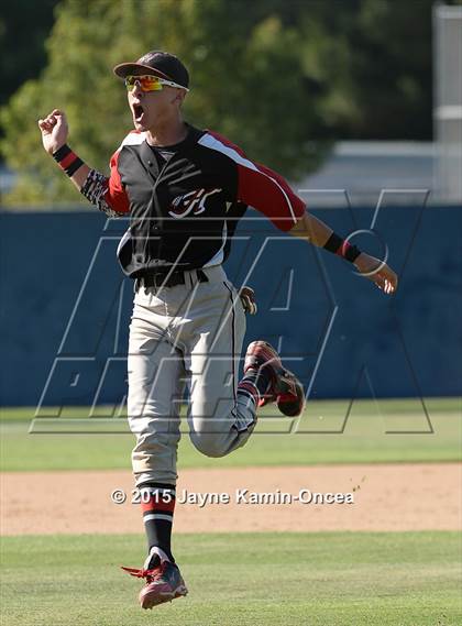 Thumbnail 2 in Hart vs. Saugus (D1 Semifinal) photogallery.