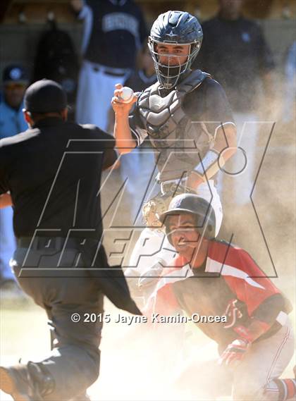 Thumbnail 2 in Hart vs. Saugus (D1 Semifinal) photogallery.