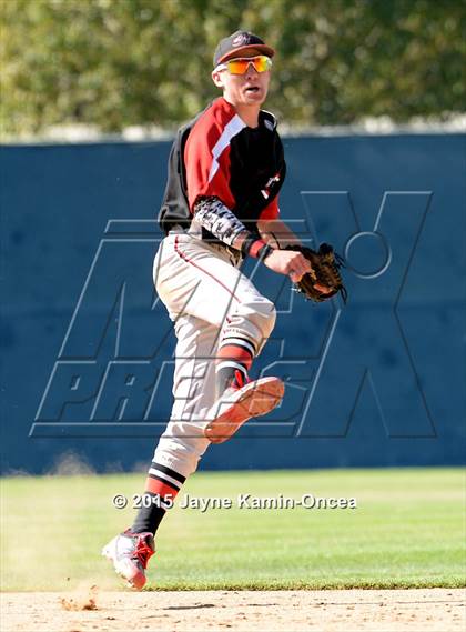 Thumbnail 3 in Hart vs. Saugus (D1 Semifinal) photogallery.