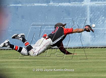 Thumbnail 3 in Hart vs. Saugus (D1 Semifinal) photogallery.