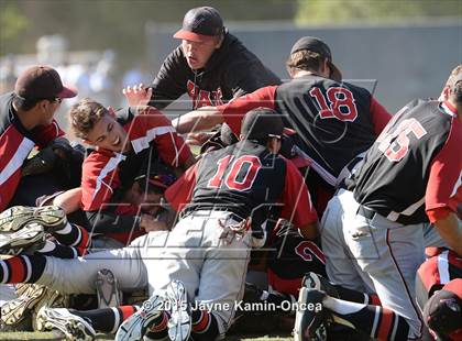 Thumbnail 2 in Hart vs. Saugus (D1 Semifinal) photogallery.
