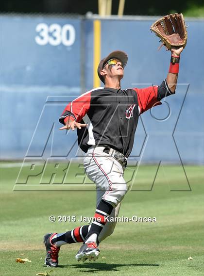 Thumbnail 3 in Hart vs. Saugus (D1 Semifinal) photogallery.