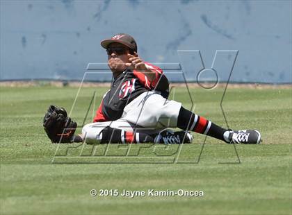 Thumbnail 2 in Hart vs. Saugus (D1 Semifinal) photogallery.