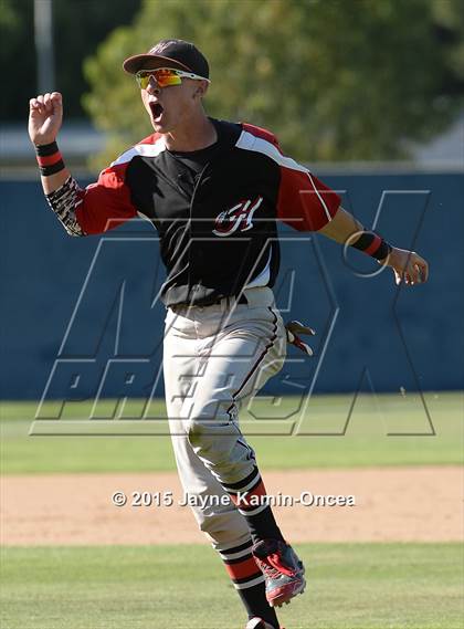 Thumbnail 1 in Hart vs. Saugus (D1 Semifinal) photogallery.