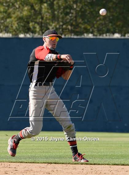 Thumbnail 2 in Hart vs. Saugus (D1 Semifinal) photogallery.