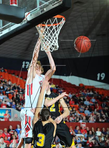 Thumbnail 2 in Ottawa vs. Andale (KSHSAA State 4A Semifinal) photogallery.