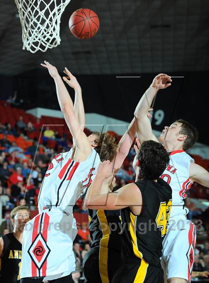 Thumbnail 1 in Ottawa vs. Andale (KSHSAA State 4A Semifinal) photogallery.