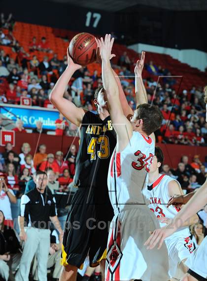 Thumbnail 2 in Ottawa vs. Andale (KSHSAA State 4A Semifinal) photogallery.