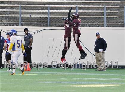 Thumbnail 1 in Jefferson vs. Norland (FHSAA 3A Final) photogallery.