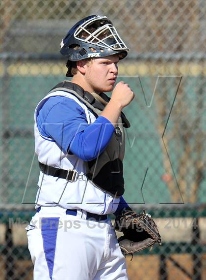 Thumbnail 2 in Nolan Catholic vs Faith Christian (Texas Private School Classic) photogallery.