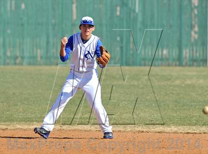Thumbnail 3 in Nolan Catholic vs Faith Christian (Texas Private School Classic) photogallery.
