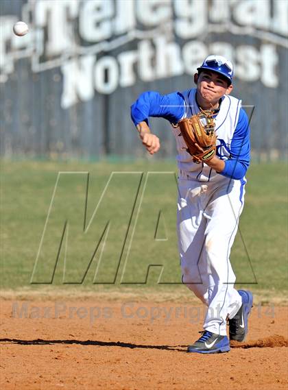 Thumbnail 3 in Nolan Catholic vs Faith Christian (Texas Private School Classic) photogallery.