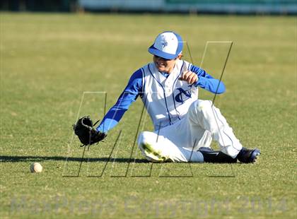 Thumbnail 1 in Nolan Catholic vs Faith Christian (Texas Private School Classic) photogallery.