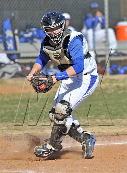 Thumbnail 2 in Nolan Catholic vs Faith Christian (Texas Private School Classic) photogallery.