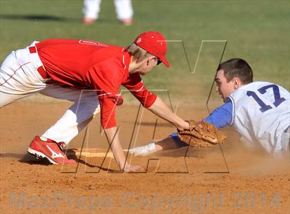 Thumbnail 2 in Nolan Catholic vs Faith Christian (Texas Private School Classic) photogallery.