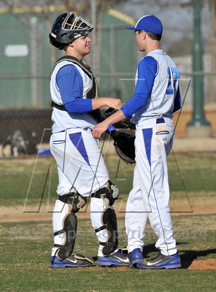 Thumbnail 3 in Nolan Catholic vs Faith Christian (Texas Private School Classic) photogallery.