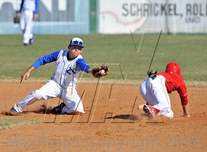 Thumbnail 1 in Nolan Catholic vs Faith Christian (Texas Private School Classic) photogallery.